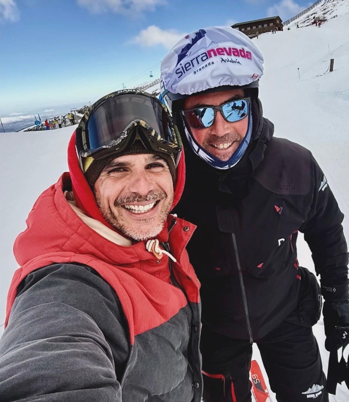 Luis con un alumno en Sierra Nevada